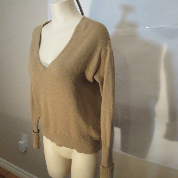 Aritzia Wilfred 100% Merino Wool Women's Sweater Sandy Beige V neck Size Small - Picture 2 of 9